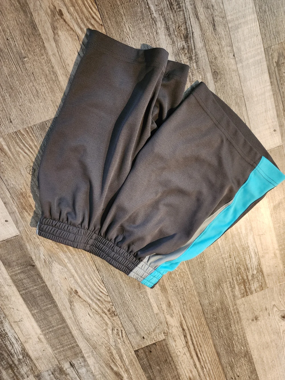 lululemon athletica Men's Gray Athletic Shorts with Teal Panels